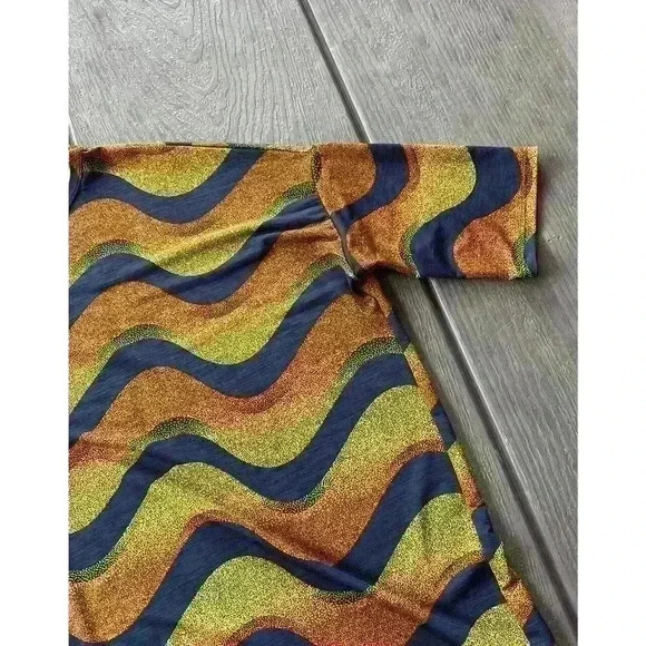 LuLaRoe Irma Tunic Top Sz XS Multicolored Striped Silky Feel - Picture 3 of 8